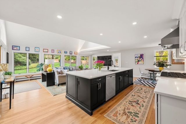 19 Saltmeadow Ln, Duxbury, MA 02332