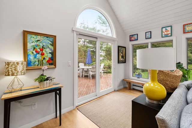 19 Saltmeadow Ln, Duxbury, MA 02332
