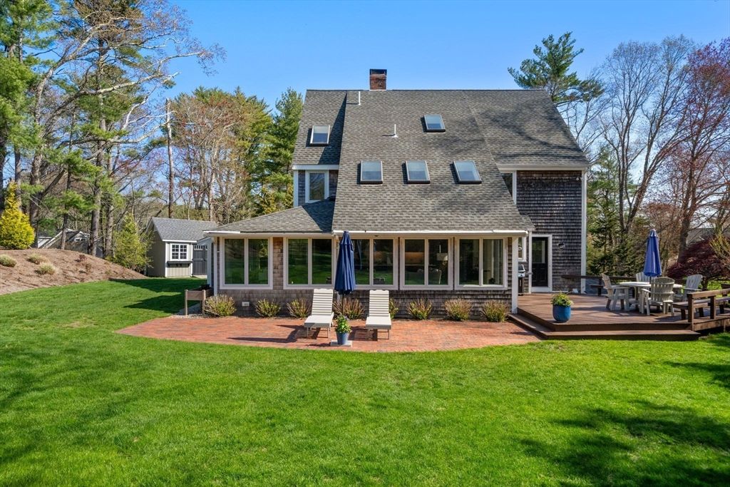 19 Saltmeadow Ln, Duxbury, MA 02332