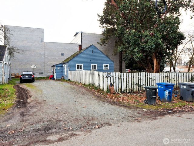 871 SW 135th Street, Burien, WA 98146