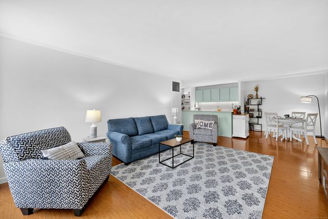 1 Gold Street APT 11D, Hartford, CT 06103