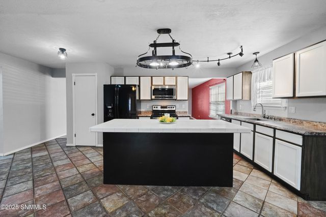 1714 Royal Drive, Las Cruces, NM 88011