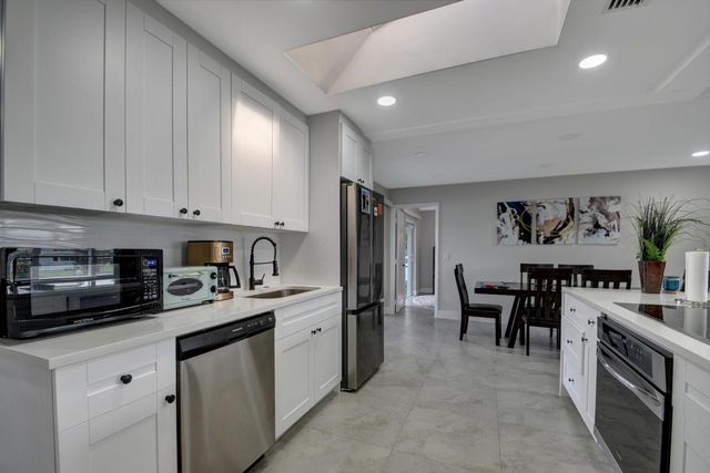 716 SW 18th Street, Boynton Beach, FL 33426