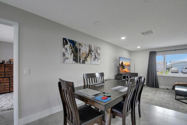 716 SW 18th Street, Boynton Beach, FL 33426