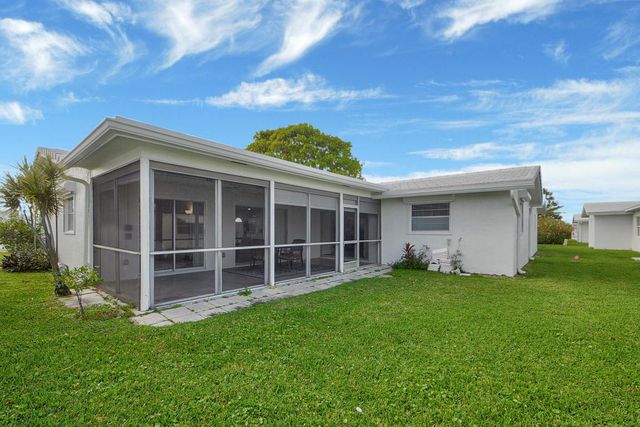 716 SW 18th Street, Boynton Beach, FL 33426
