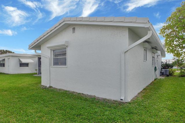 716 SW 18th Street, Boynton Beach, FL 33426