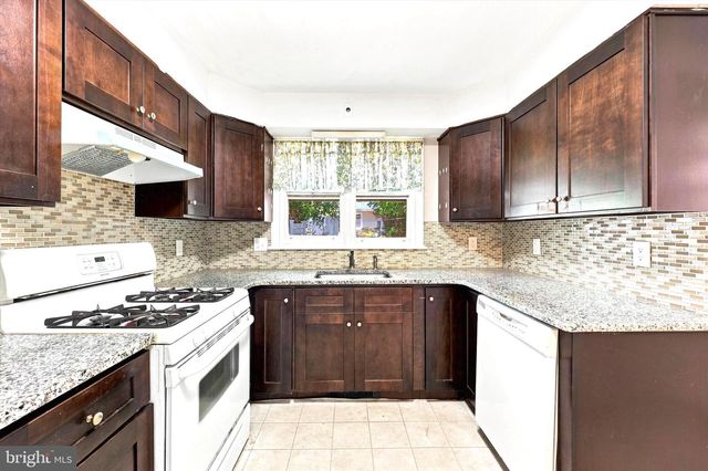 327 SUMMER ST, Royersford, PA 19468