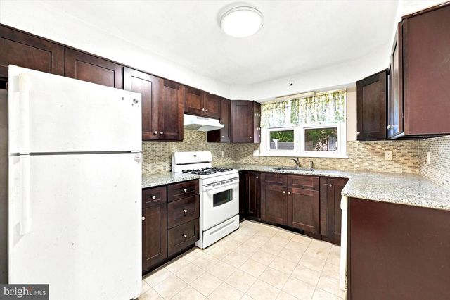 327 SUMMER ST, Royersford, PA 19468