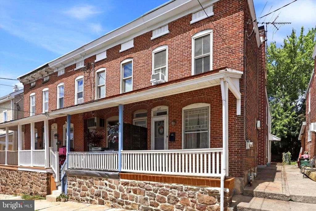 327 SUMMER ST, Royersford, PA 19468