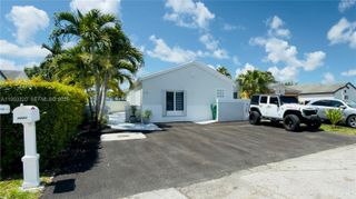7220 SW 149th Ct, Miami, FL 33193