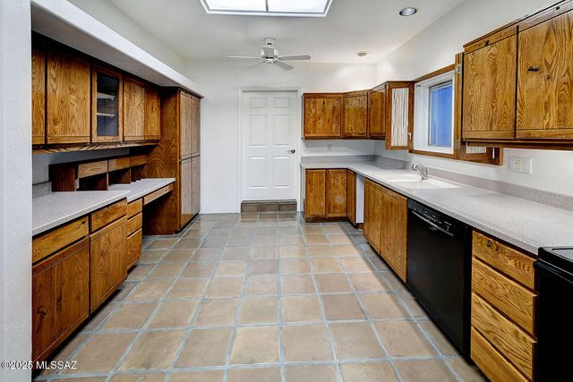 972 N Rancho Del Jefe Loop, Tucson, AZ 85748