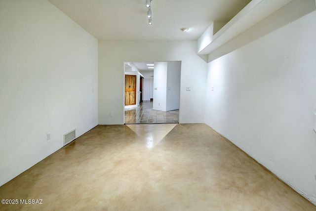 972 N Rancho Del Jefe Loop, Tucson, AZ 85748