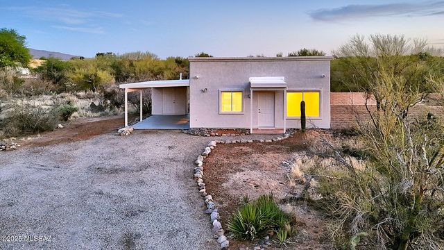972 N Rancho Del Jefe Loop, Tucson, AZ 85748