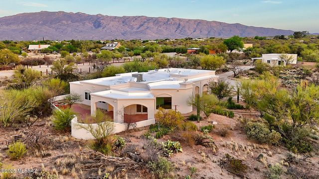 972 N Rancho Del Jefe Loop, Tucson, AZ 85748