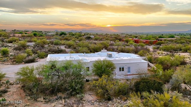 972 N Rancho Del Jefe Loop, Tucson, AZ 85748