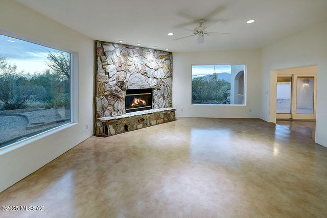 972 N Rancho Del Jefe Loop, Tucson, AZ 85748