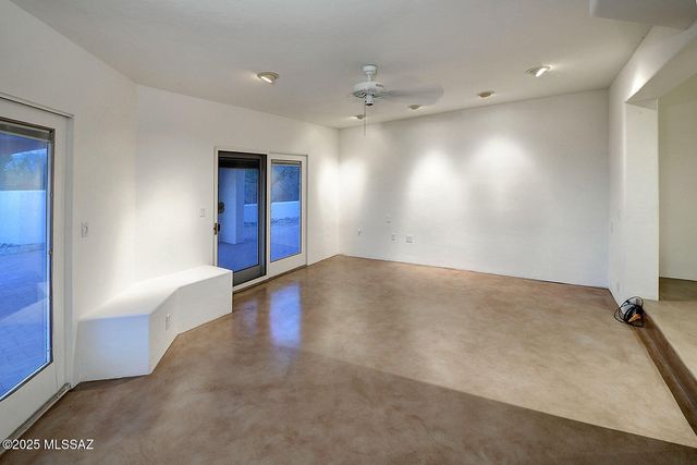 972 N Rancho Del Jefe Loop, Tucson, AZ 85748