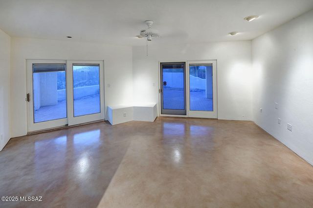 972 N Rancho Del Jefe Loop, Tucson, AZ 85748