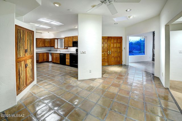 972 N Rancho Del Jefe Loop, Tucson, AZ 85748