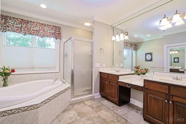 35 Frick Court, Glendale, OH 45246