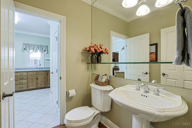 35 Frick Court, Glendale, OH 45246