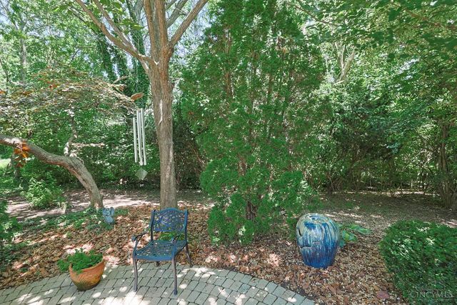 35 Frick Court, Glendale, OH 45246