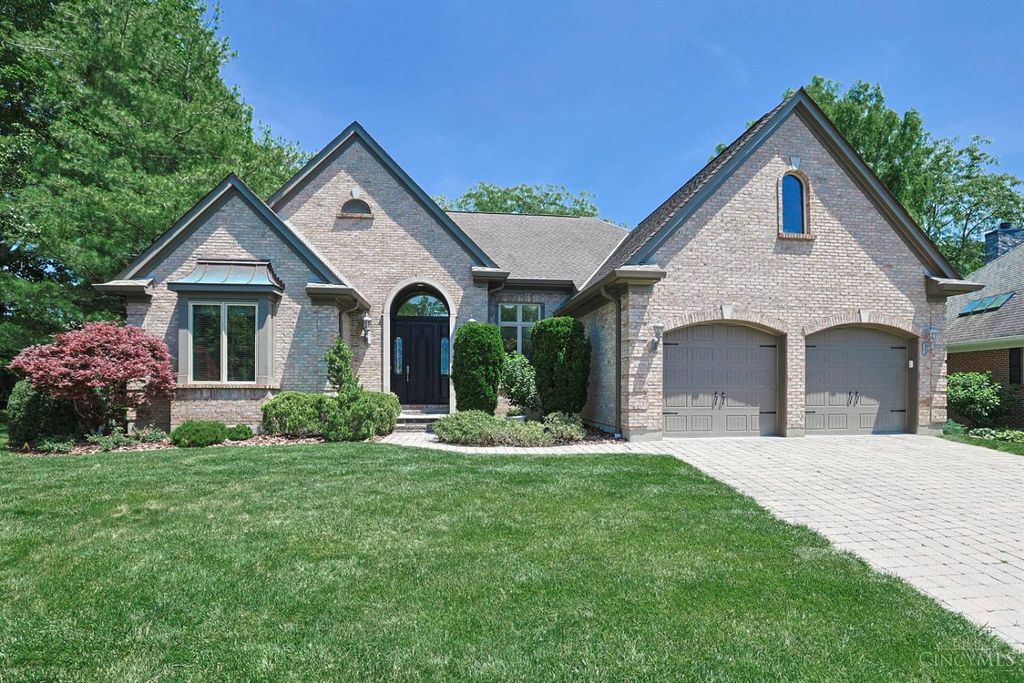 35 Frick Court, Glendale, OH 45246