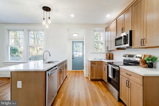 1121 W CLAY ST, Lancaster, PA 17603