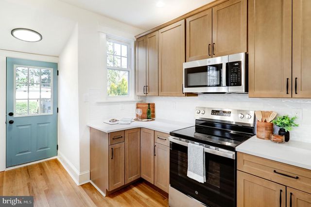 1121 W CLAY ST, Lancaster, PA 17603