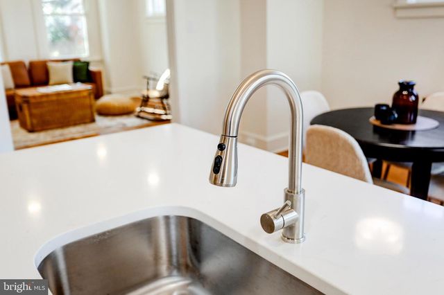 1121 W CLAY ST, Lancaster, PA 17603