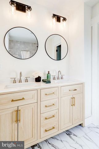 1121 W CLAY ST, Lancaster, PA 17603