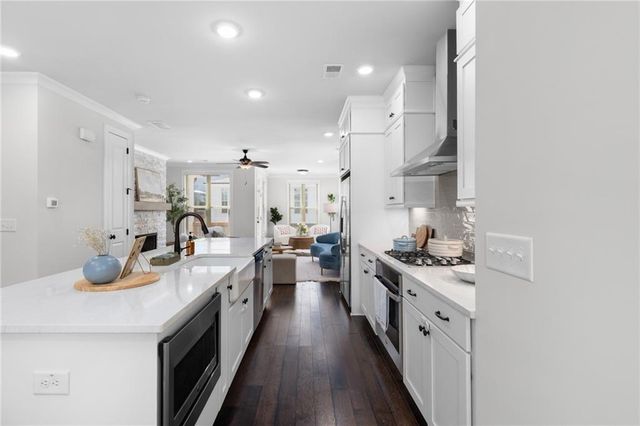 301 Marlowe Alley, Johns Creek, GA 30024
