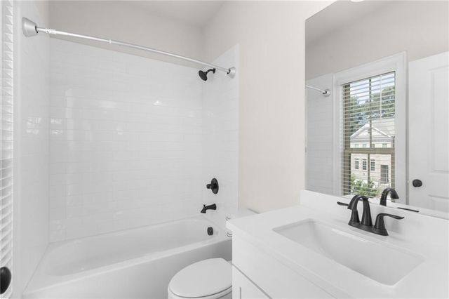 301 Marlowe Alley, Johns Creek, GA 30024