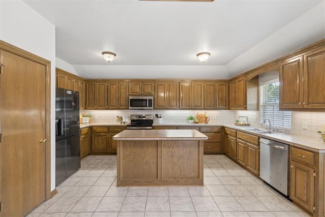 12504 Kingsridge Terrace, Oklahoma City, OK 73170