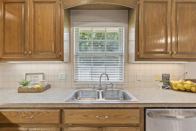 12504 Kingsridge Terrace, Oklahoma City, OK 73170
