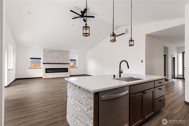 865 NW Shire Street, Oak Harbor, WA 98277