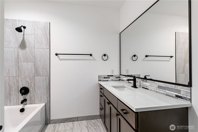 865 NW Shire Street, Oak Harbor, WA 98277