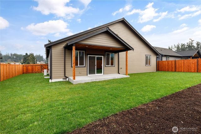 865 NW Shire Street, Oak Harbor, WA 98277