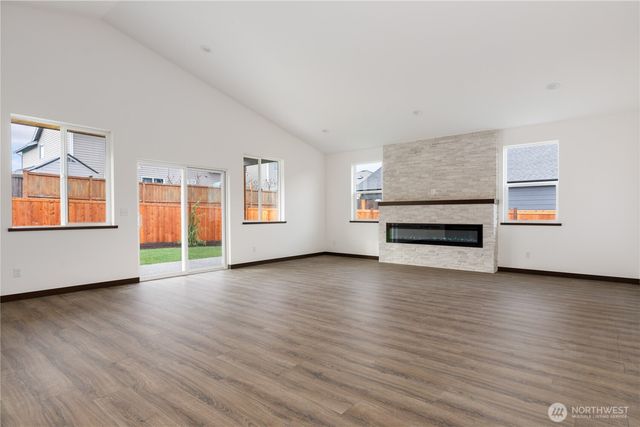 865 NW Shire Street, Oak Harbor, WA 98277