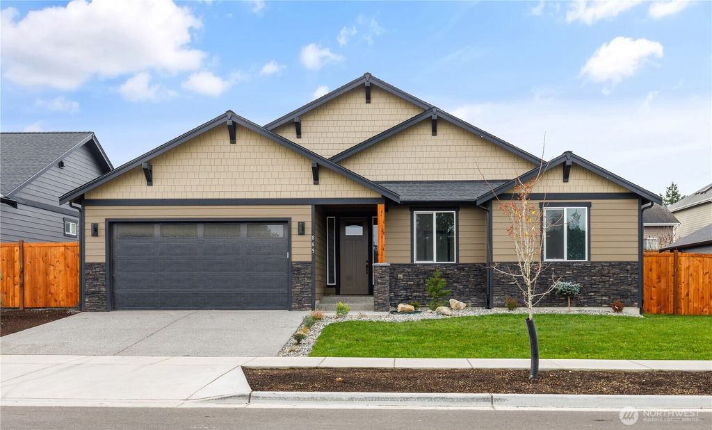 865 NW Shire Street, Oak Harbor, WA 98277