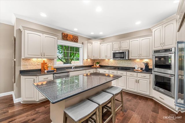 1114 Chadwick Court, Aurora, IL 60502