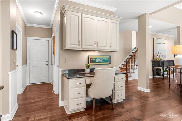 1114 Chadwick Court, Aurora, IL 60502