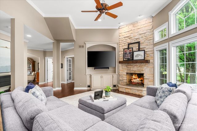 1114 Chadwick Court, Aurora, IL 60502