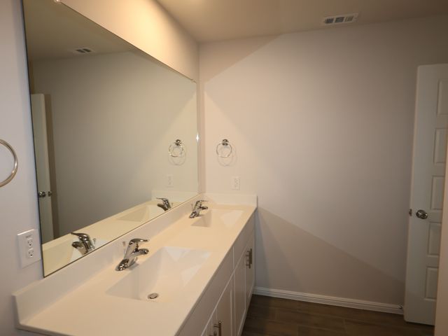 1025 Auburn Drive, Justin, TX 76247