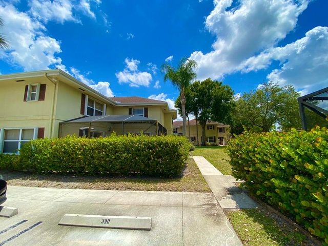 40 Essex Court A, Royal Palm Beach, FL 33411