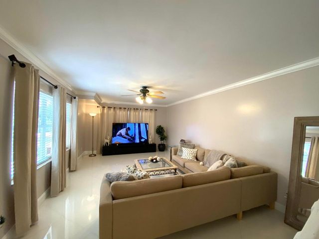 40 Essex Court A, Royal Palm Beach, FL 33411