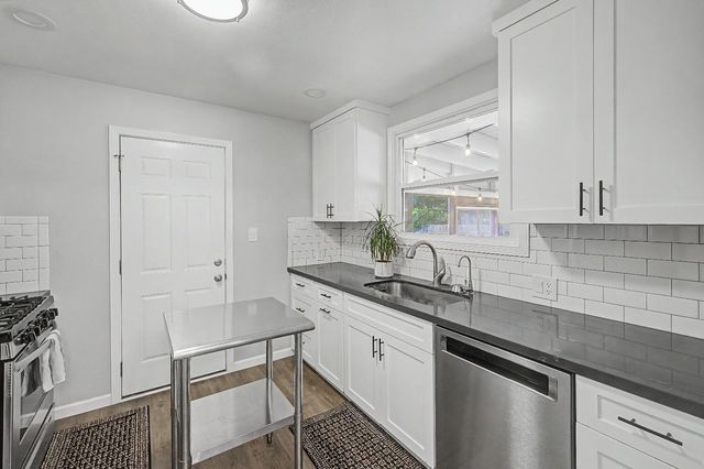 3933 Loreto Way, Sacramento, CA 95821