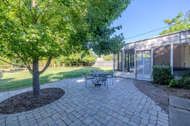 3933 Loreto Way, Sacramento, CA 95821