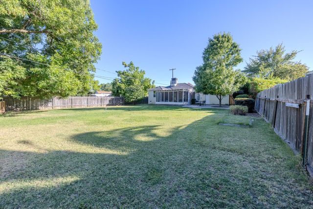 3933 Loreto Way, Sacramento, CA 95821