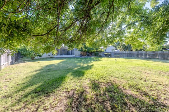 3933 Loreto Way, Sacramento, CA 95821